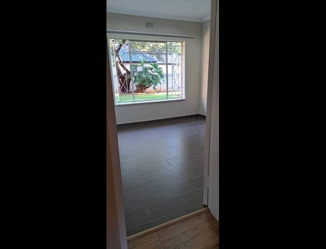 4 BEDROOM PROPERTY TO RENT IN VAN RIEBEECK PARK